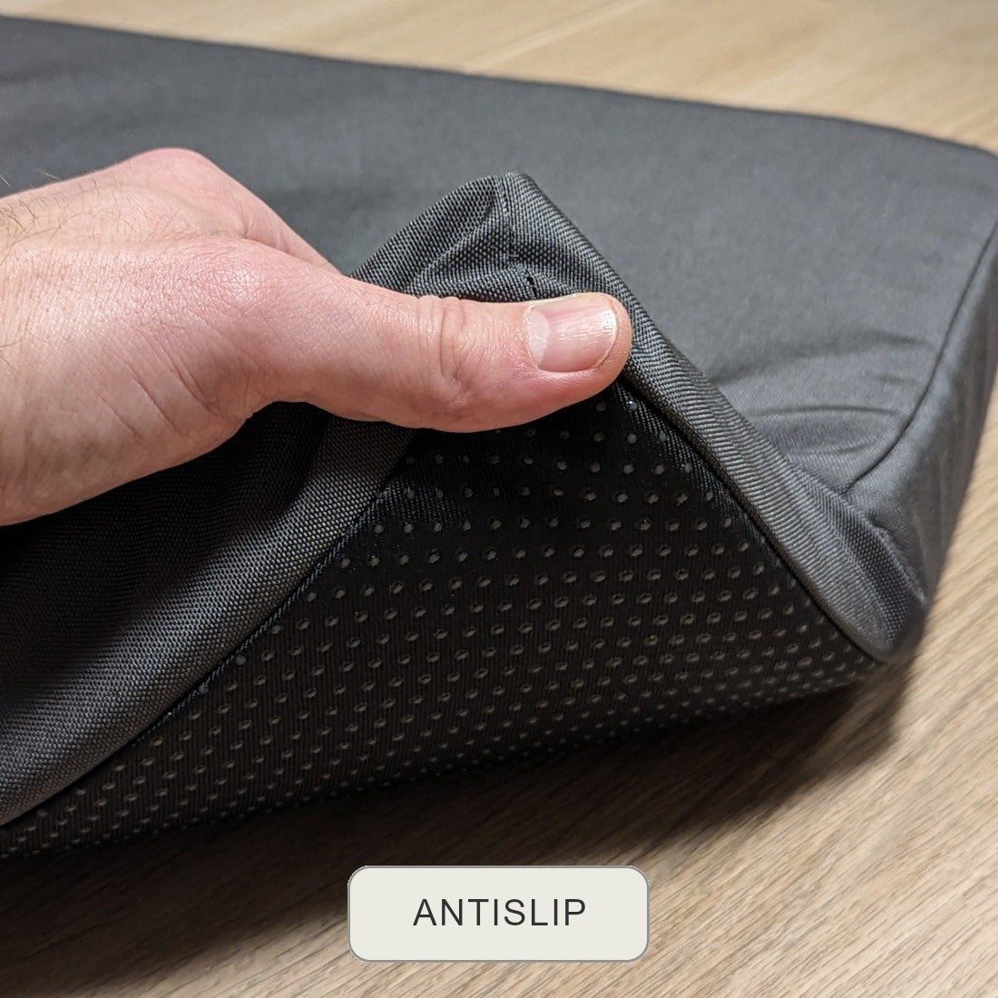 Antislip hondenkussen voor buiten